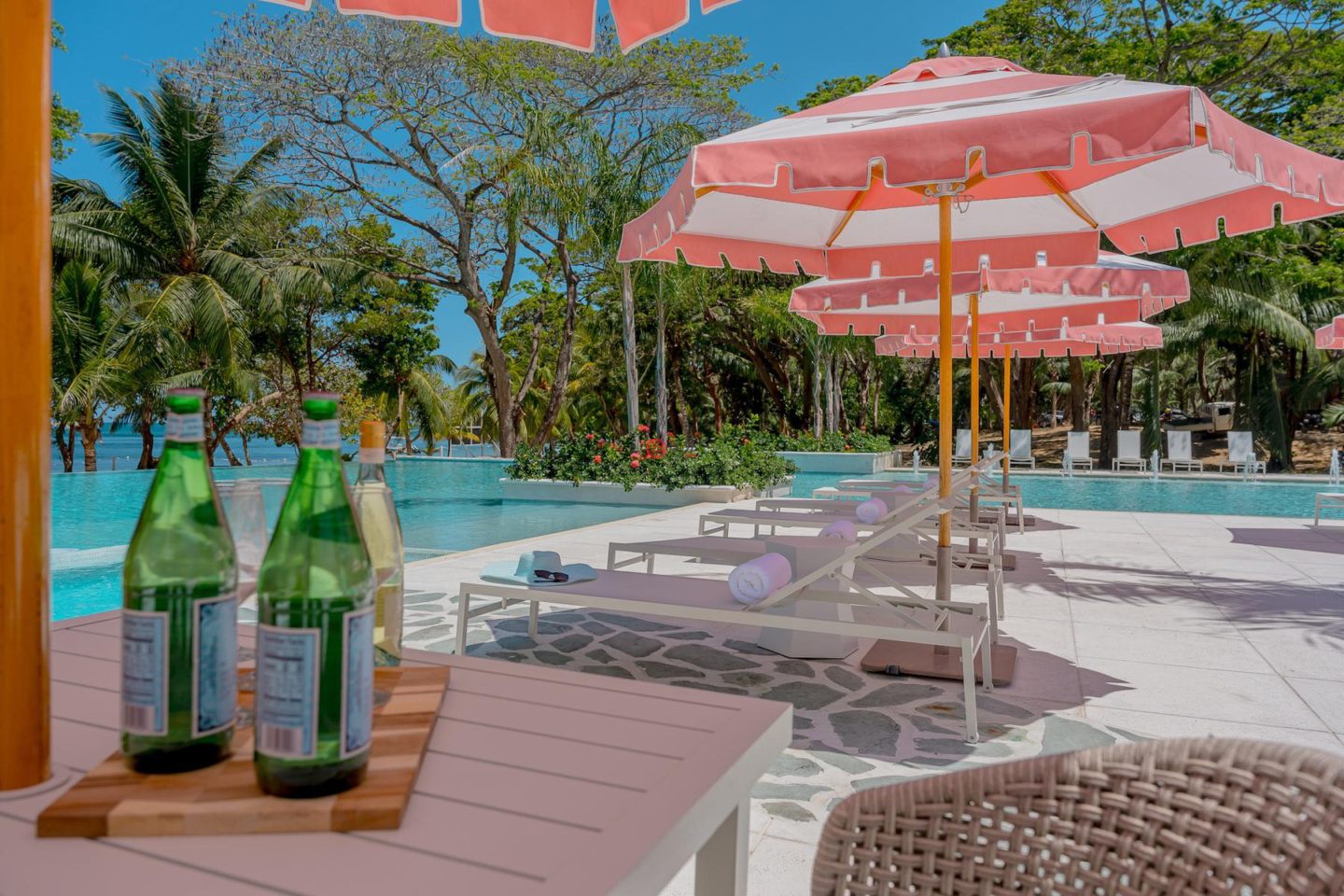 洪都拉斯海湾群岛Roatán的公寓，Oceanfront Condominium D9 Watercolors Resort 3rd Floor Building D，编号76872740