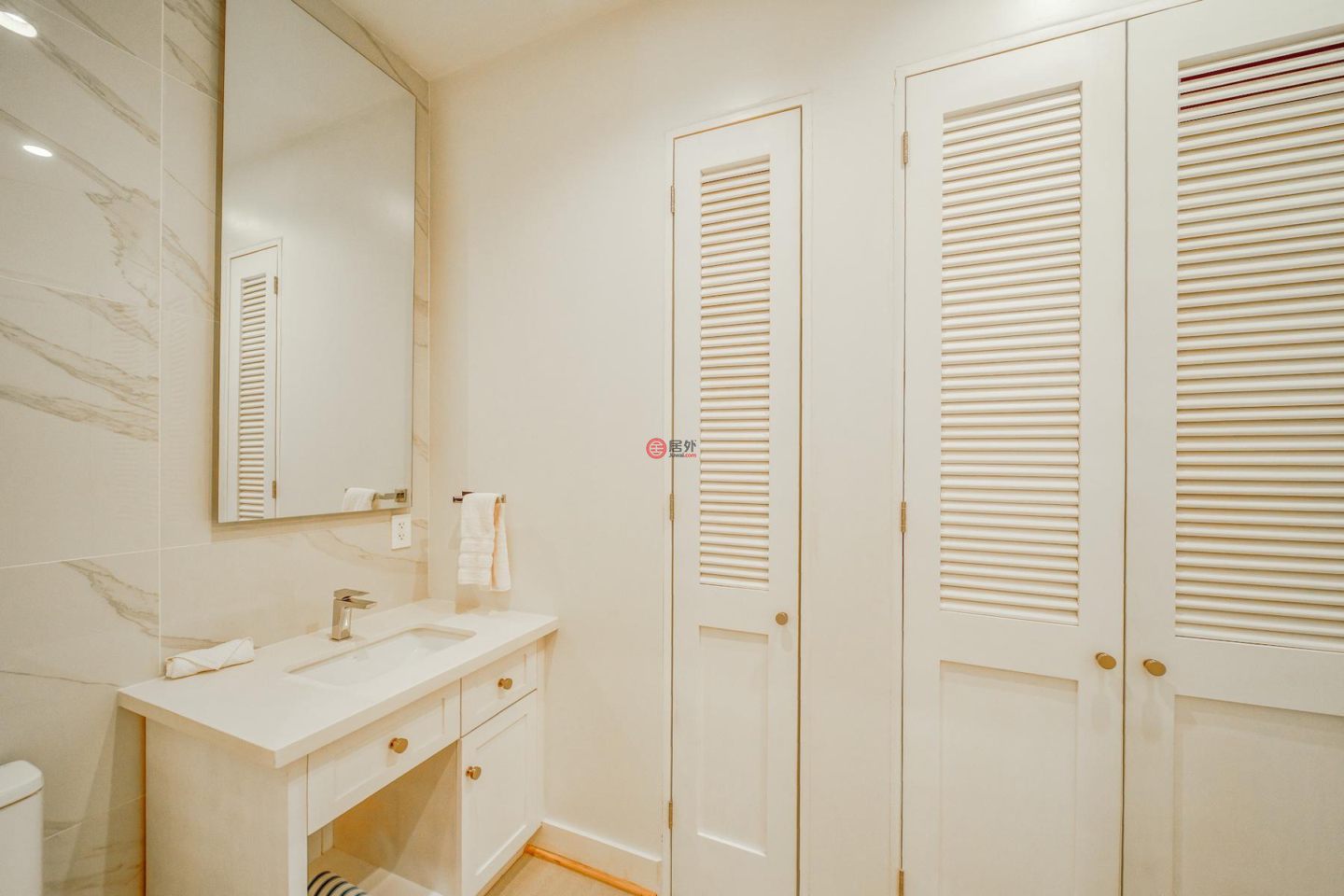 洪都拉斯海湾群岛Roatán的公寓，Oceanfront Condominium D6 Watercolors Resort 3rd Floor Building D，编号76872639