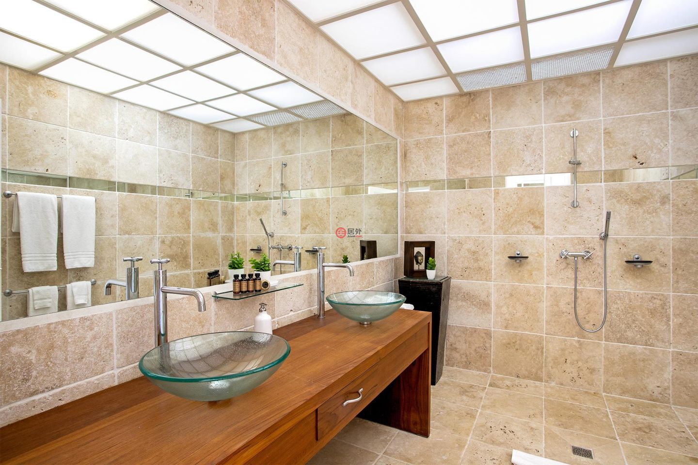 圣马丁岛的独栋别墅，Terres Basses，编号76417947