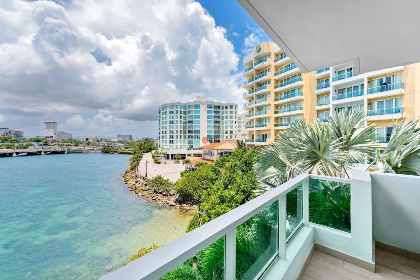 波多黎各Puerto RicoSan Juan的公寓，1 Los Rosales St. Apt. 424，编号78330196