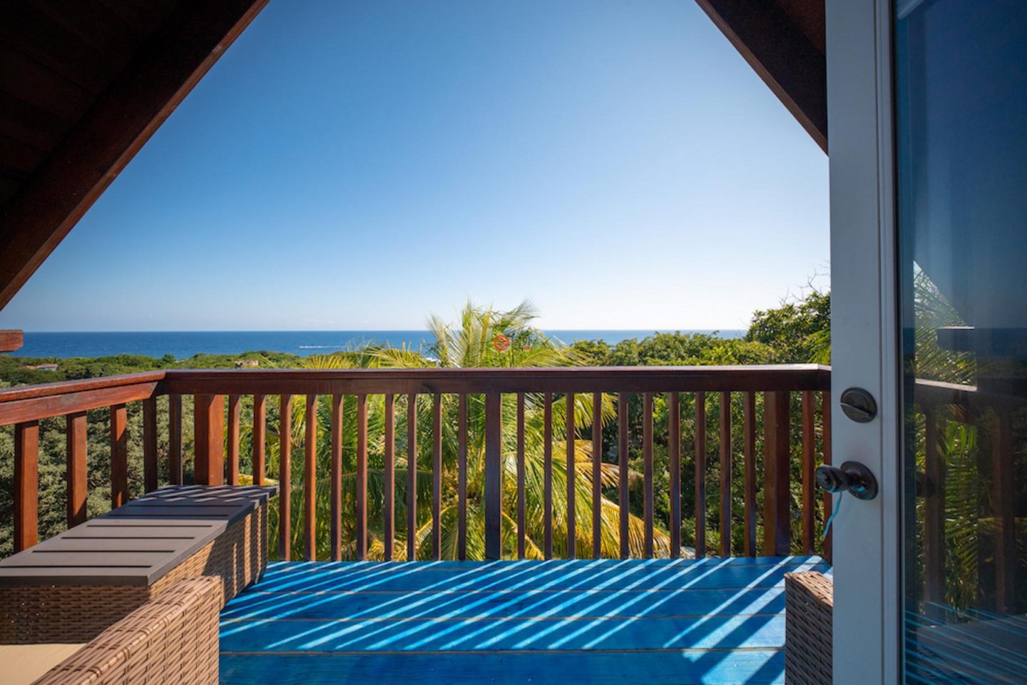 洪都拉斯海湾群岛Roatán的独栋别墅，Ocean View 5 BR Island Style Cottage Flamingo House，编号77263676