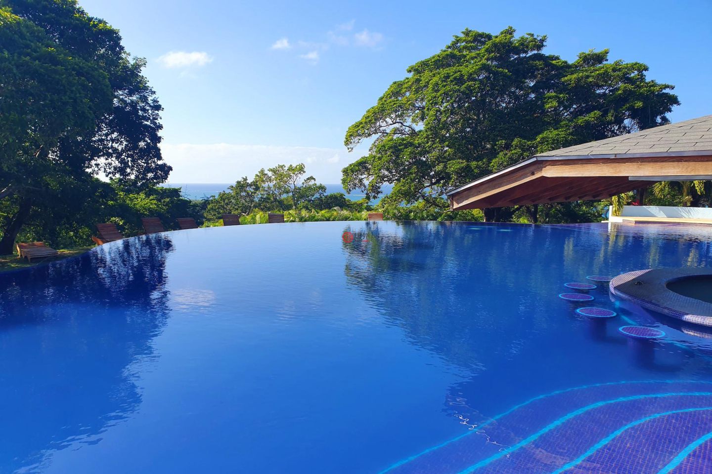 洪都拉斯海湾群岛Roatán的独栋别墅，Modern 2BR Villa in Diamond Hills Resort，编号77143317