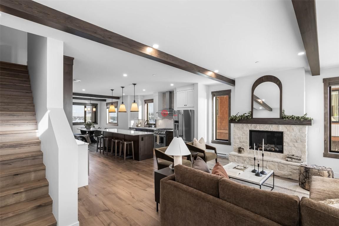 加拿大不列颠哥伦比亚省Sun Peaks的联排别墅，7000 MCGILLIVRAY LAKE，编号75521812