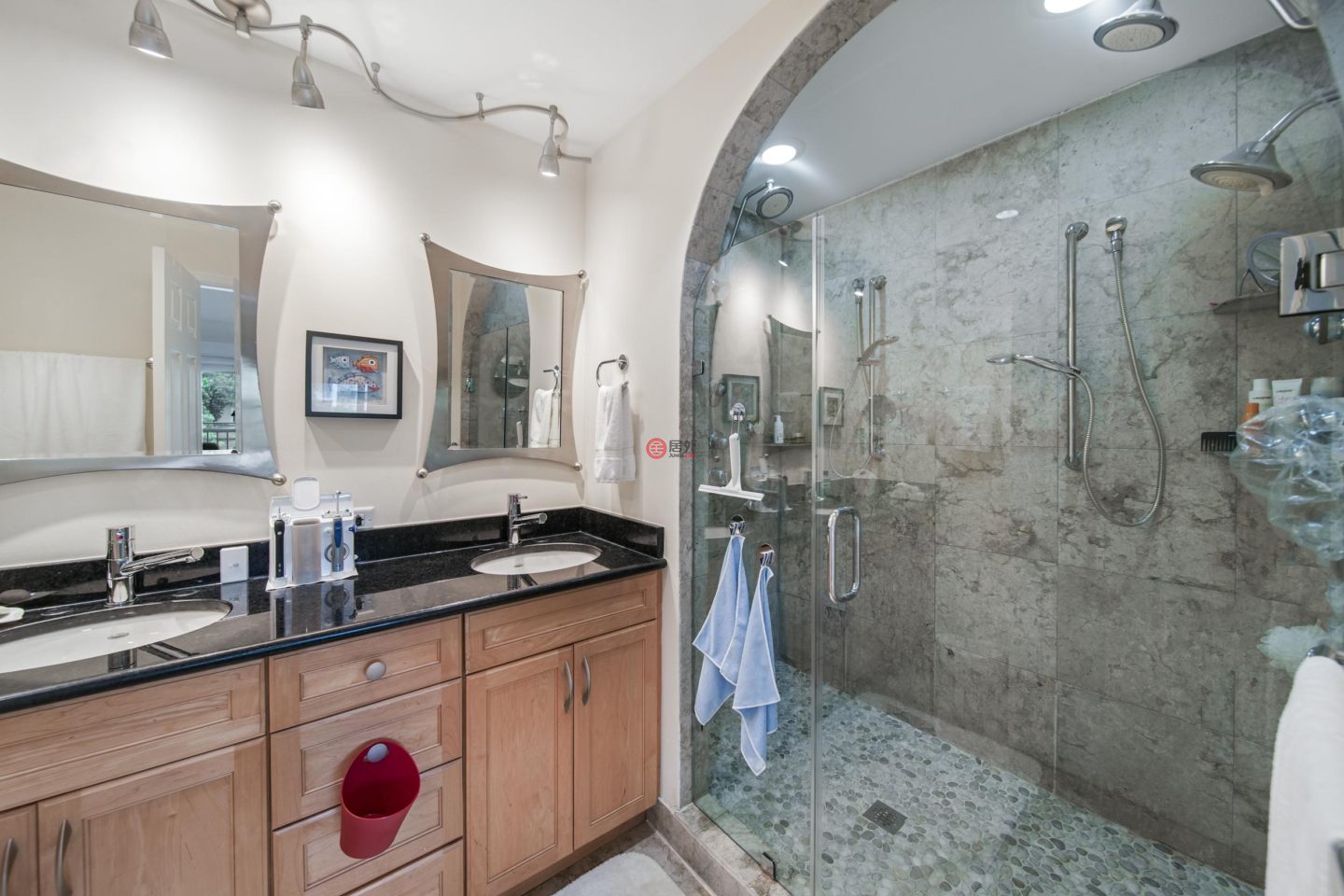 开曼群岛Seven Mile Beach的联排别墅，West Bay Rd Laguna Del Mar 34，编号78395790