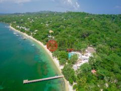 洪都拉斯海湾群岛Roatán的公寓，Oceanfront Condominium D9 Watercolors Resort 3rd Floor Building D，编号76872740