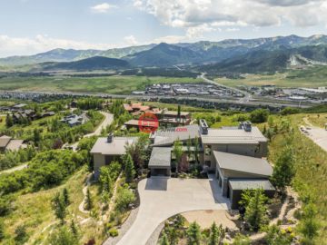 Sophisticated Mountain Design with Unmatched Views in an Elite Setting